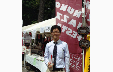 石坂わたるの活動：沼袋氷川神社で行われた「ＮＵＮＯ ＪＡＺＺ ＦＥＳＴＡ」の様子。