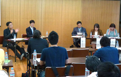 石坂わたるの活動:「LGBTと親子についてのトークイベント」に出演の様子。