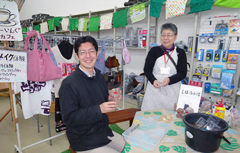 被災地名取市で行った、「わーくしょっぷ見本市エンガワ」で、体験に参加をして作った芝坊主です。