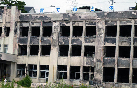 石坂わたるの活動:被災地視察(4)震災の際に焼け焦げた門脇小学校